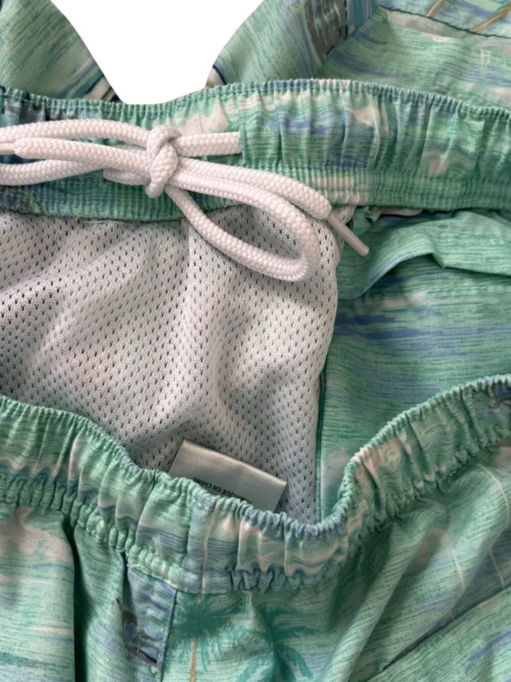 Vineyard Vines Palm Tree and Waves Swim Trunks